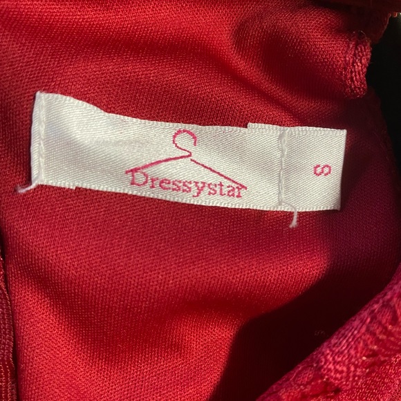 Red lace dress! - Picture 3 of 3